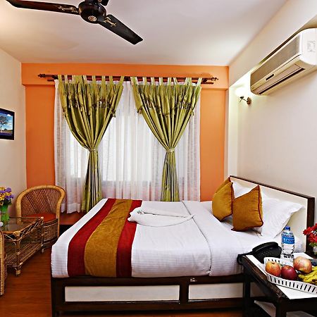 Hotel Pleasure Home Kathmandu Exteriör bild