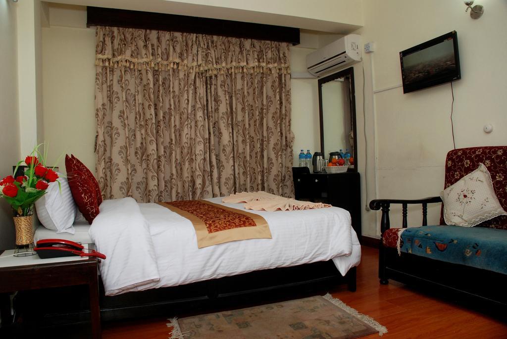 Hotel Pleasure Home Kathmandu Exteriör bild