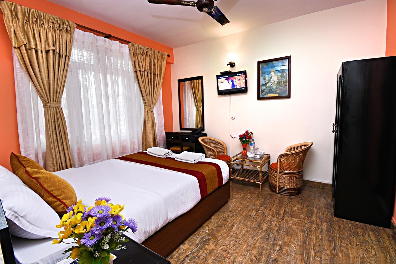 Hotel Pleasure Home Kathmandu Exteriör bild
