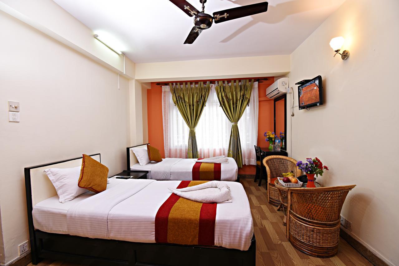 Hotel Pleasure Home Kathmandu Exteriör bild