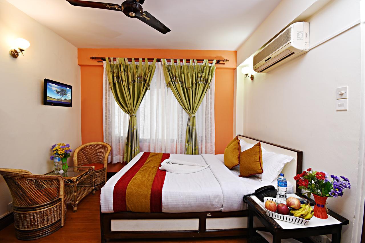 Hotel Pleasure Home Kathmandu Exteriör bild