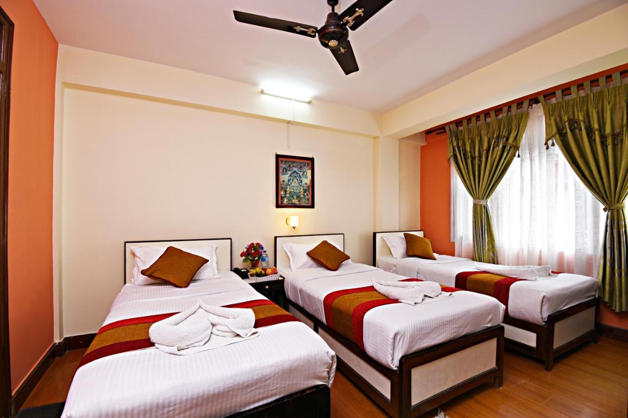 Hotel Pleasure Home Kathmandu Exteriör bild