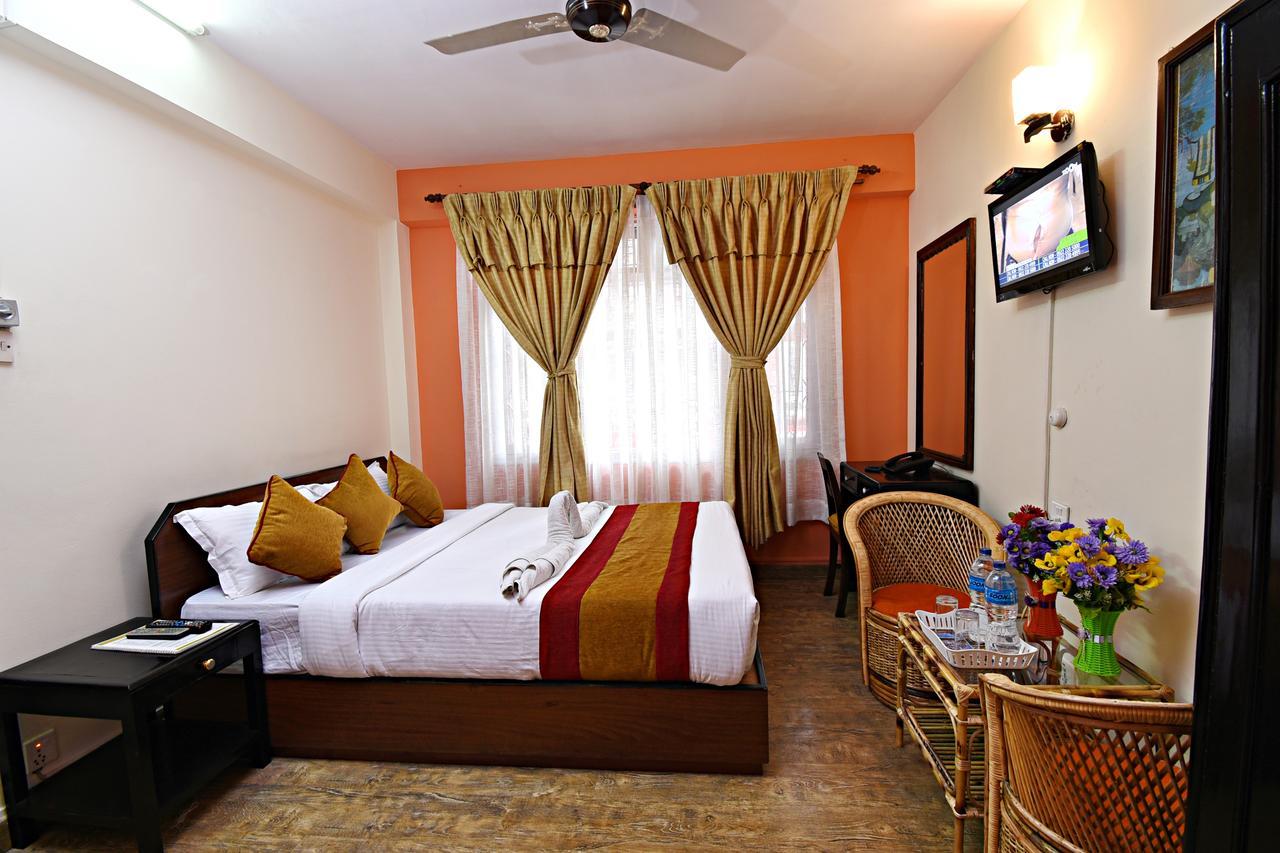 Hotel Pleasure Home Kathmandu Exteriör bild