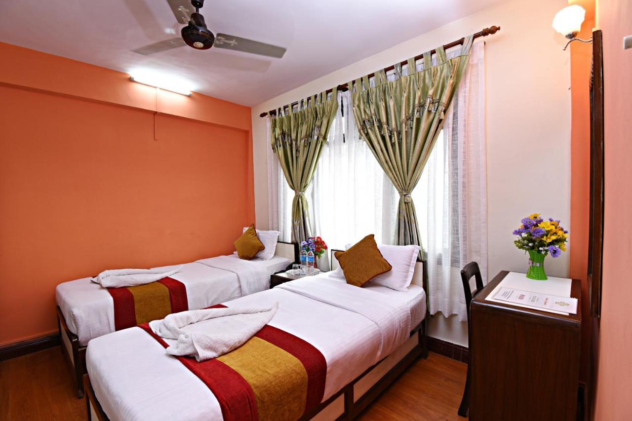 Hotel Pleasure Home Kathmandu Exteriör bild