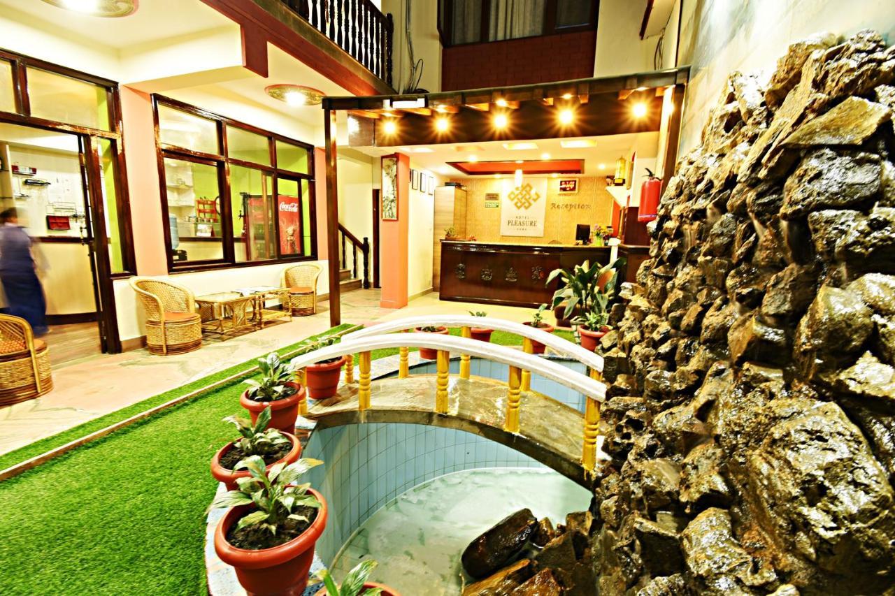Hotel Pleasure Home Kathmandu Exteriör bild