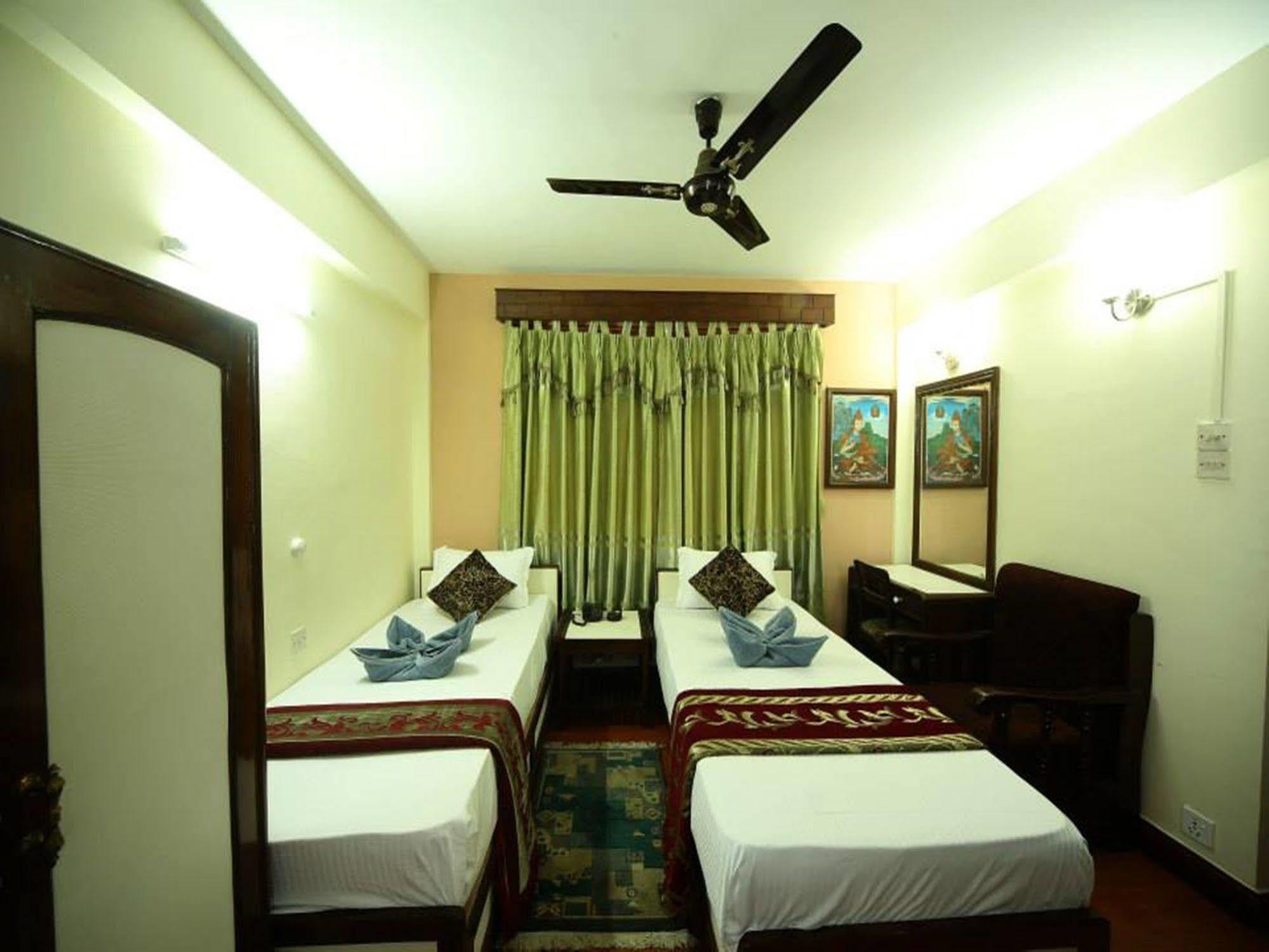 Hotel Pleasure Home Kathmandu Exteriör bild