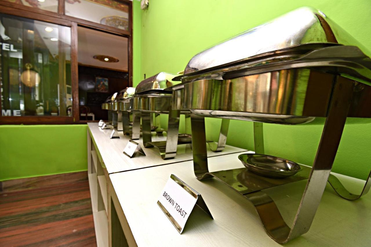 Hotel Pleasure Home Kathmandu Exteriör bild