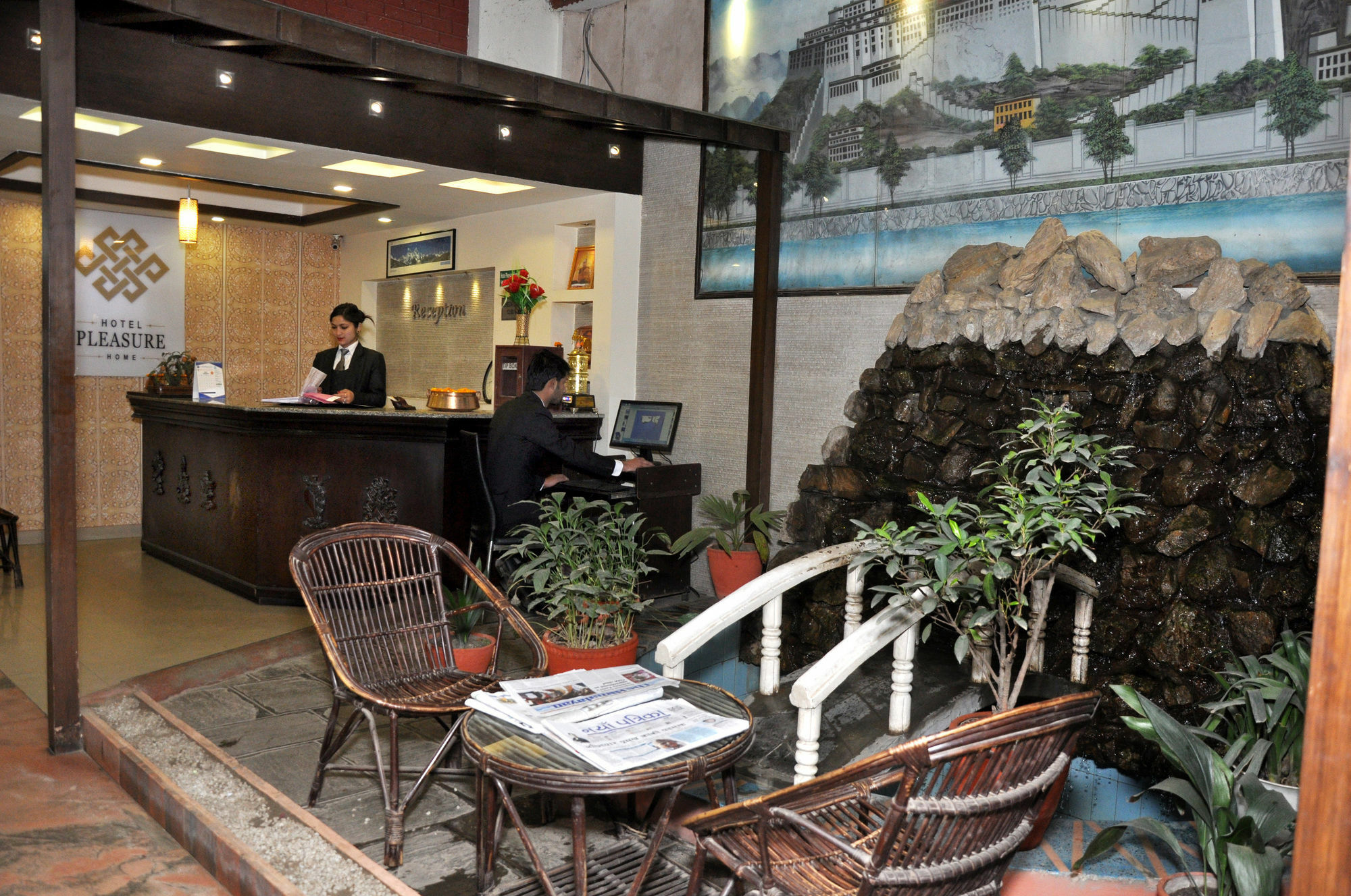 Hotel Pleasure Home Kathmandu Exteriör bild